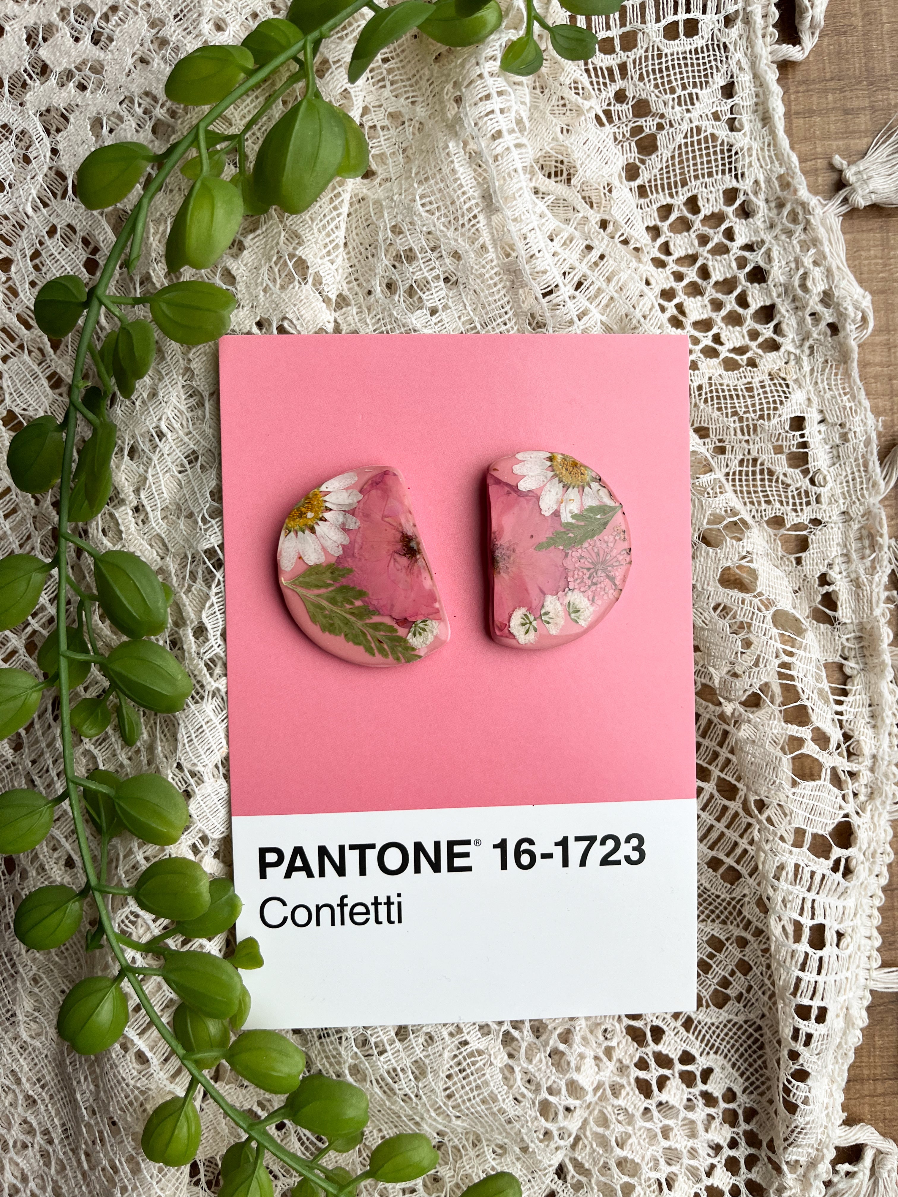 Pantone 16-1723 Confetti