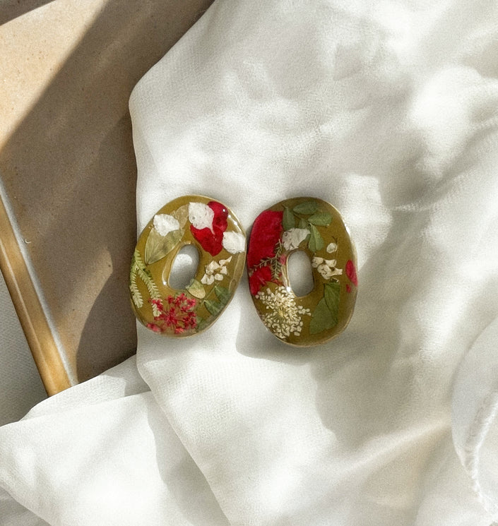 Olive Base w/ Pressed Flowers