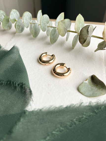 Huggie Hoop - 18k gold plated