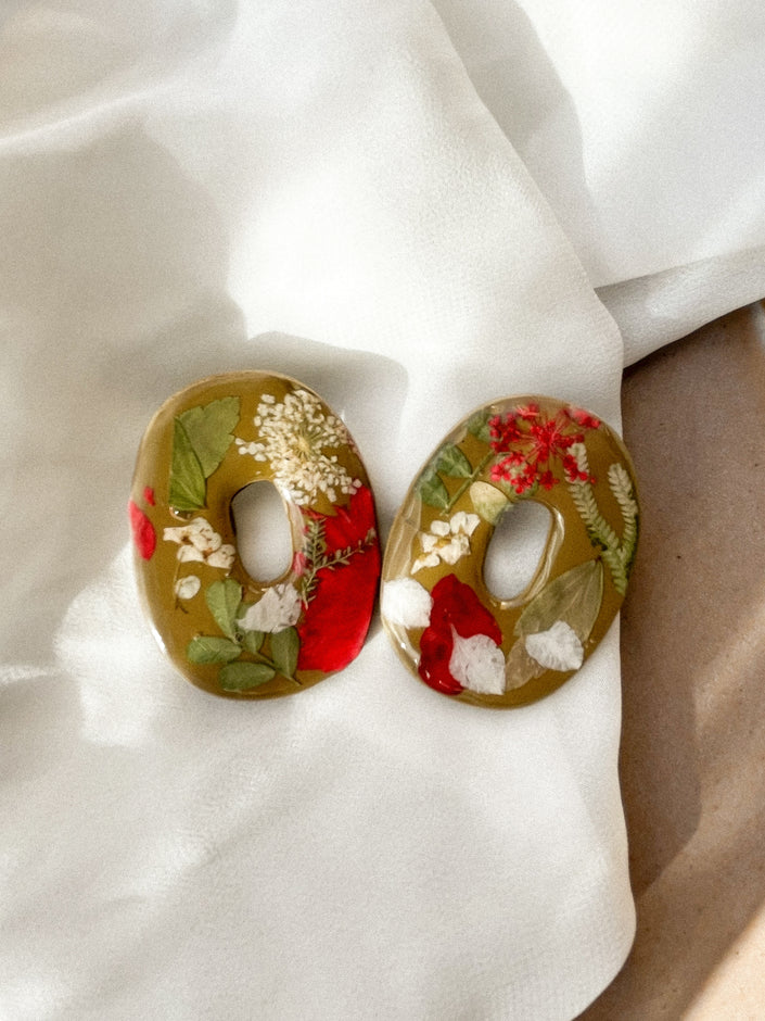 Olive Base w/ Pressed Flowers