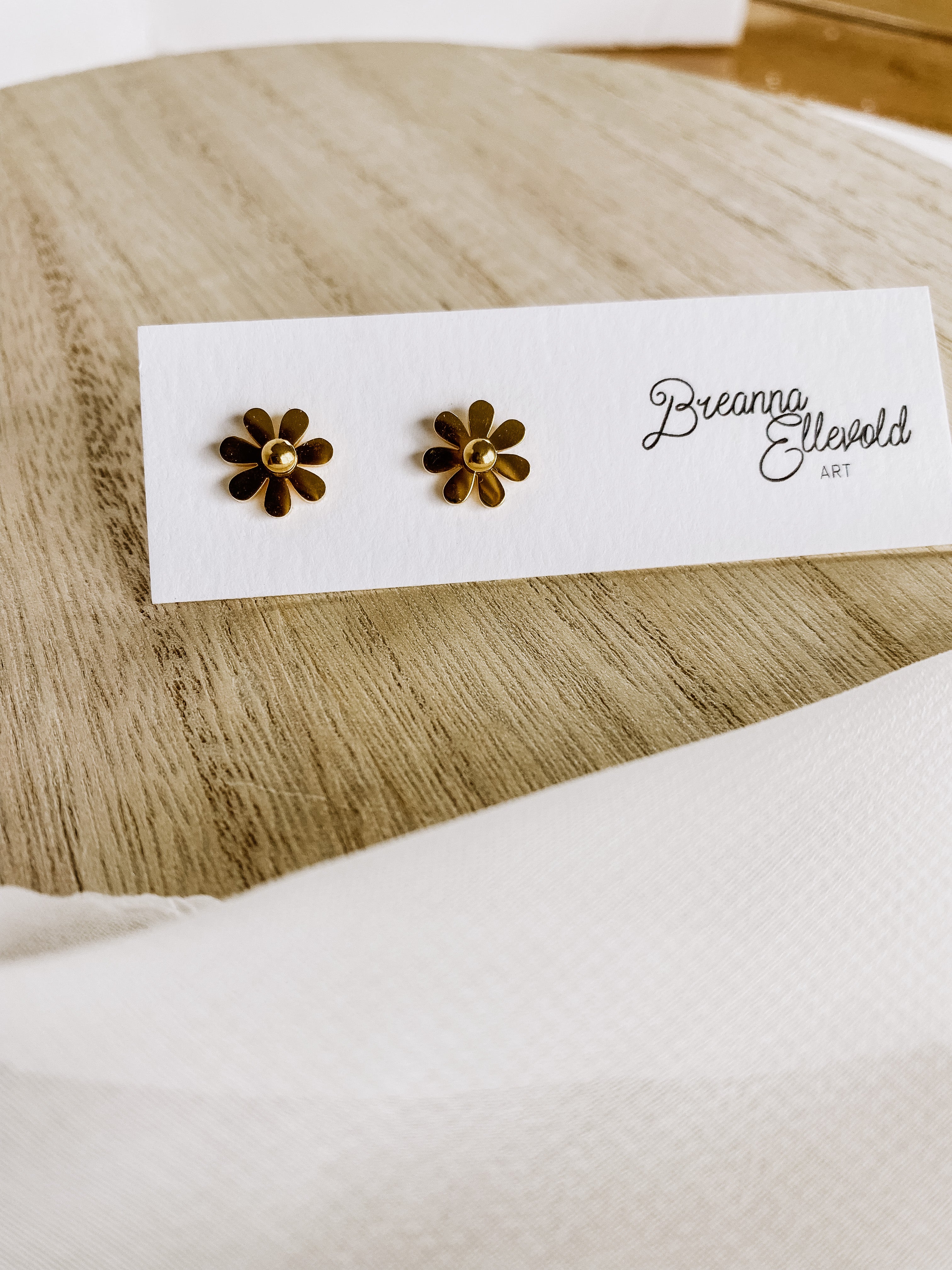 18k Gold Daisy Studs