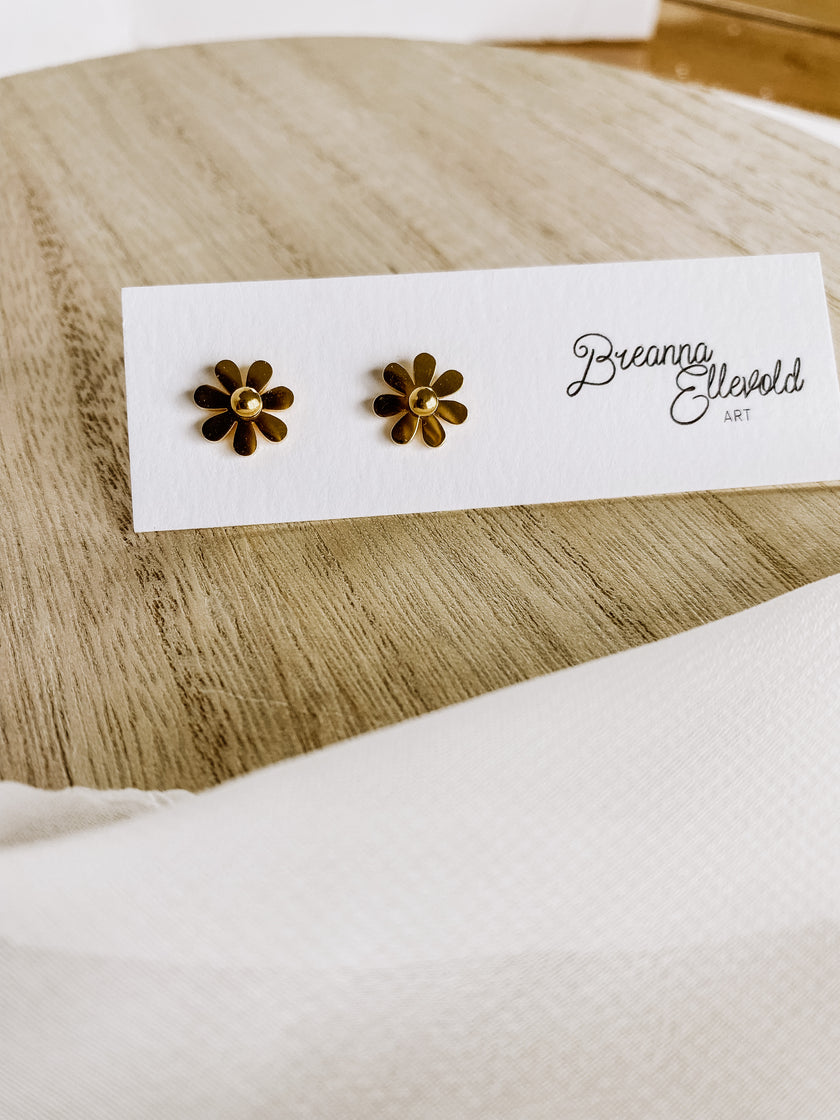 18k Gold Daisy Studs